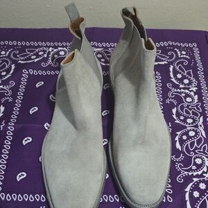 Aldo Men's Light Gray Suede Chukka Boots